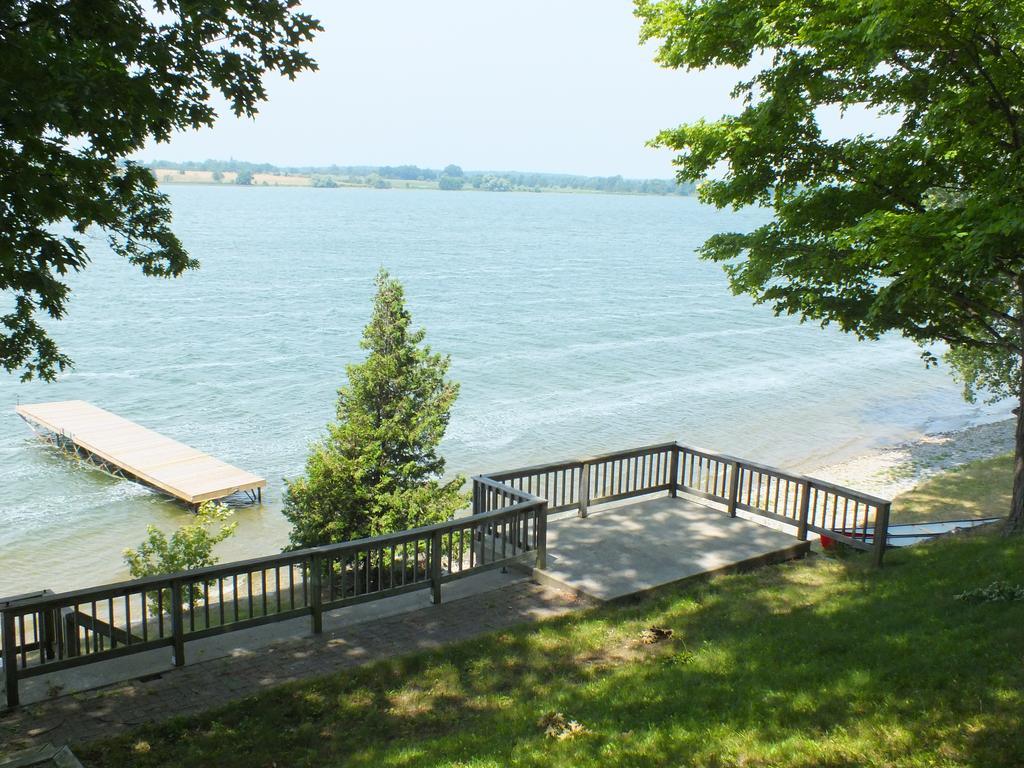 Sandbanks Summer Village Cherry Valley Exterior photo